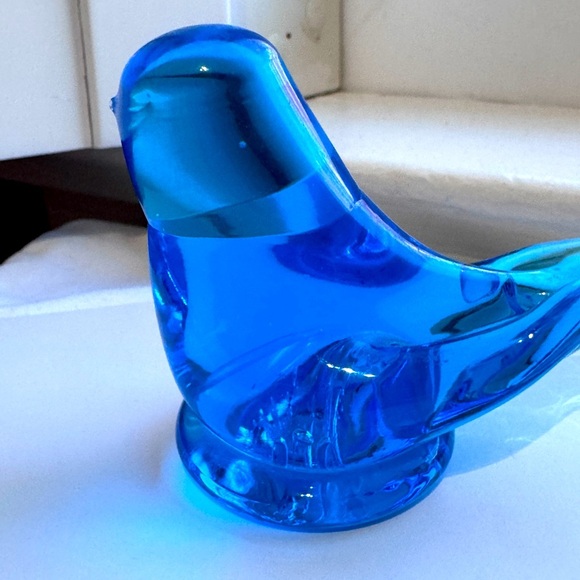 ๐ Beautiful Vintage 2009 Leo Ward Blue Bird of Happiness Glass Figurine ๐ - Picture 15 of 16